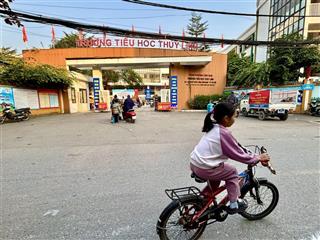 Nhà cấp bốn thuý lĩnh 50m27,9 tỷ mặt ngõ thôngô tô tránh