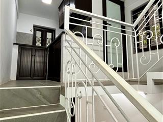 Siêu phẩm lõi đống đa  ngõ phố tôn đức thắng  4 tầng 15m22,1 tỷ sân chờ 100 xe máy