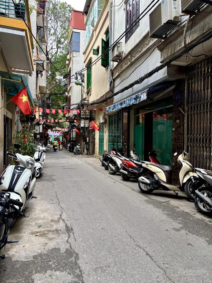 Nhà tô hoàng 22m2  5,5 tỷ 2 mặt ngõ thoáng  vài bước ra phố bạch mai