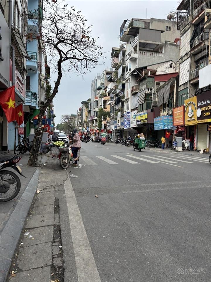 Nhà tô hoàng 22m2  5,5 tỷ 2 mặt ngõ thoáng  vài bước ra phố bạch mai
