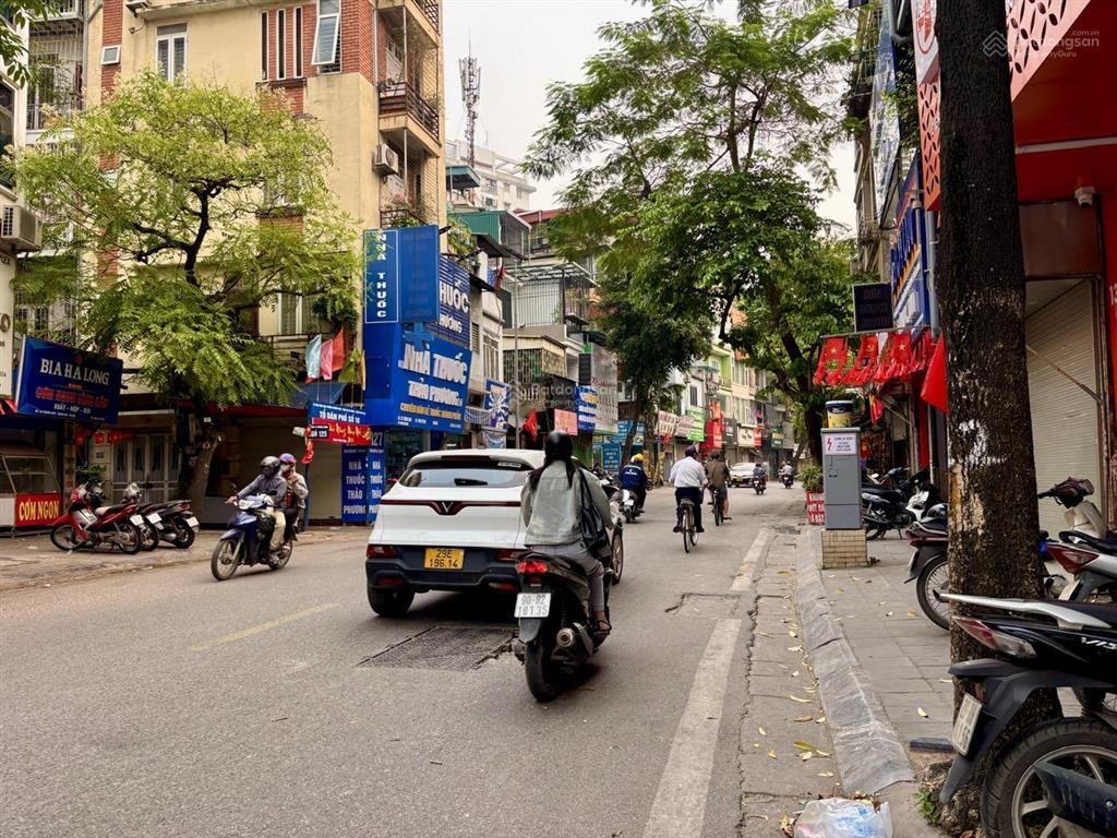 Nhà trương định 3 tầng 20m22,55 tỷ  lô góc  20m ra phố