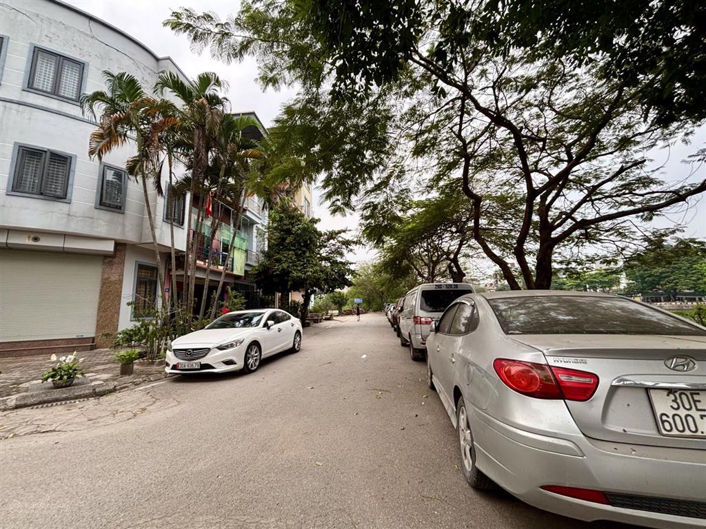 Nhà 3 tầng phân lô tđc x2b yên sở  55m217,5 tỷview hồ  vỉa hè 8m  tiềm năng tăng giá mạnh!