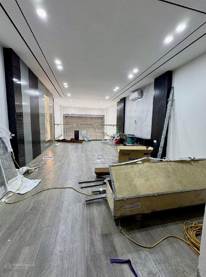 Nhà 7 tầng thang máy mặt bờ sông sét 60m230,7 tỷ vỉa hè full nội thất