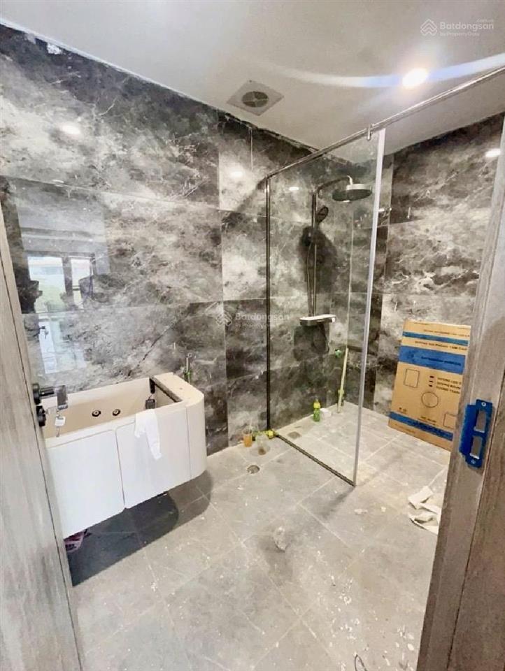 Nhà 7 tầng thang máy mặt bờ sông sét 60m230,7 tỷ vỉa hè full nội thất