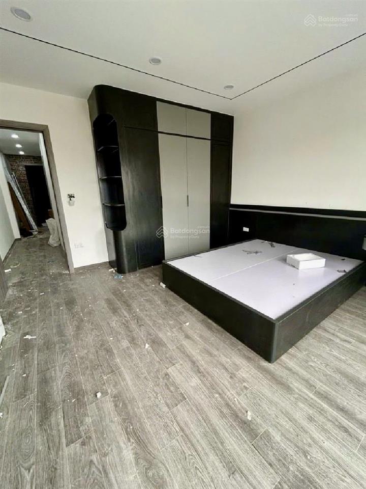 Nhà 7 tầng thang máy mặt bờ sông sét 60m230,7 tỷ vỉa hè full nội thất