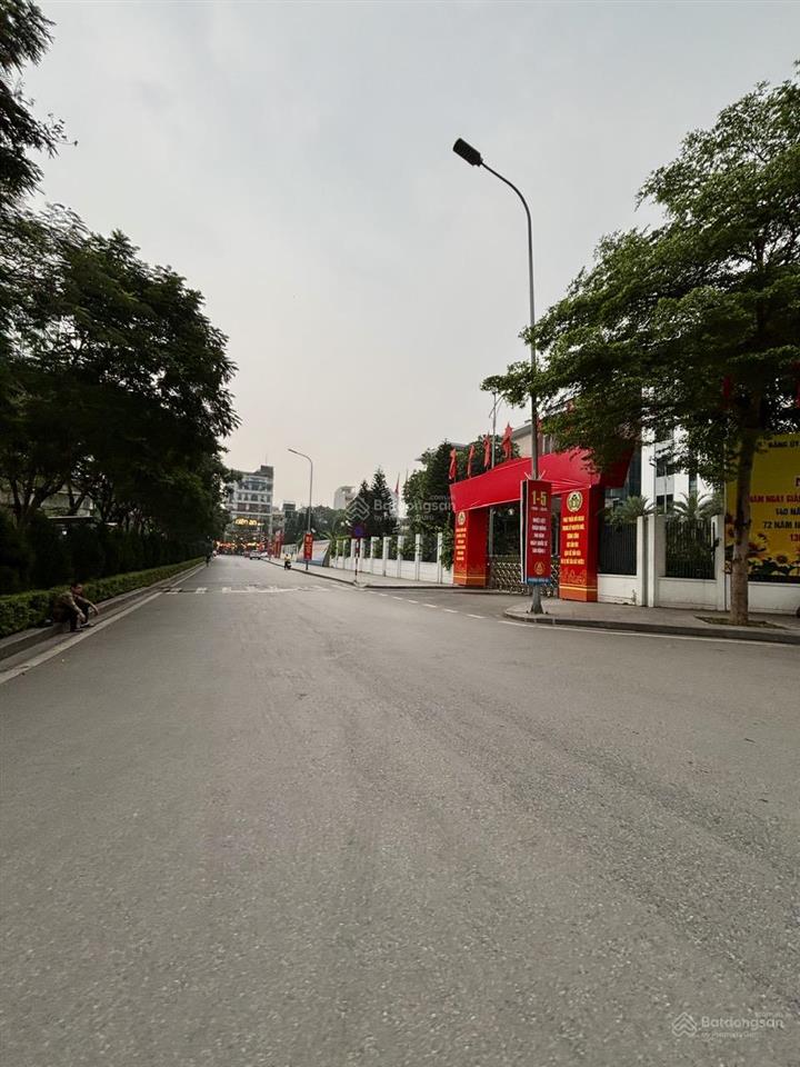 Biệt thự hoàng cầu 4 tầng 90m2 lô góc phân lô vip đống đa  51,8 tỷ