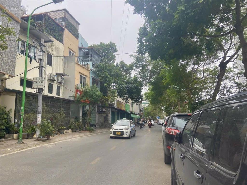 Nhà 5 tầng mặt bờ sông sét 50m215,5 tỷ kinh doanh