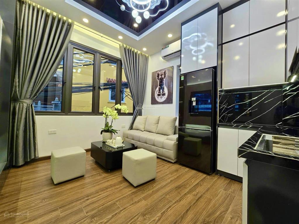 Nhà 4 tầng mặt phố giáp nhị  20m28,2 tỷ vị trí vàng  ở & kinh doanh đỉnh cao