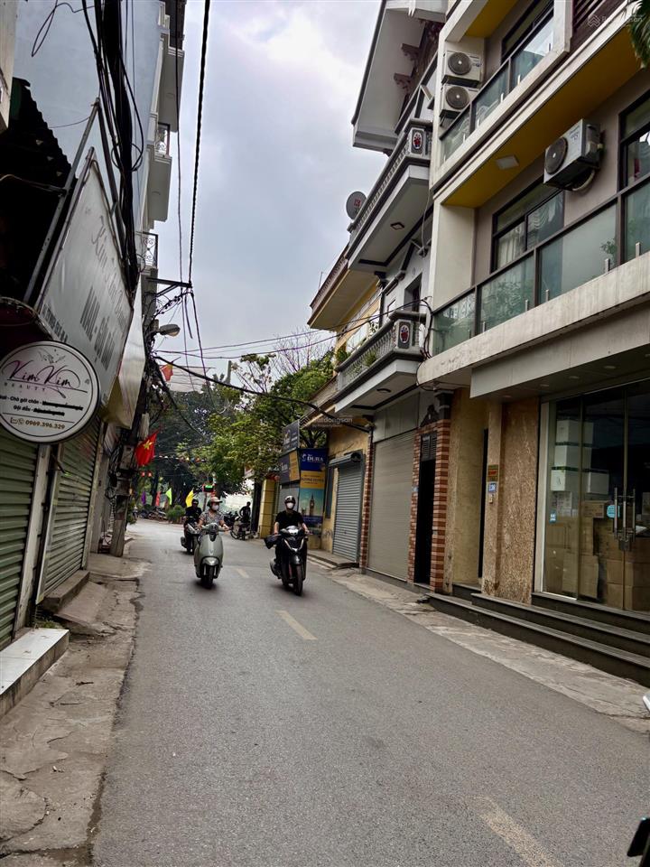 Cho thuê nhà 4 tầng yên duyên mới coong 70m2 40tr ô tô tránh  kinh doanh tốt