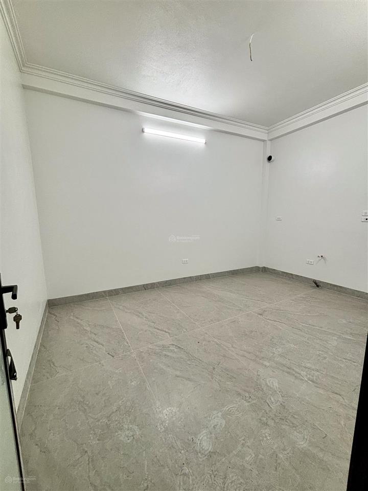 Cho thuê nhà 4 tầng yên duyên mới coong 70m2 40tr ô tô tránh  kinh doanh tốt