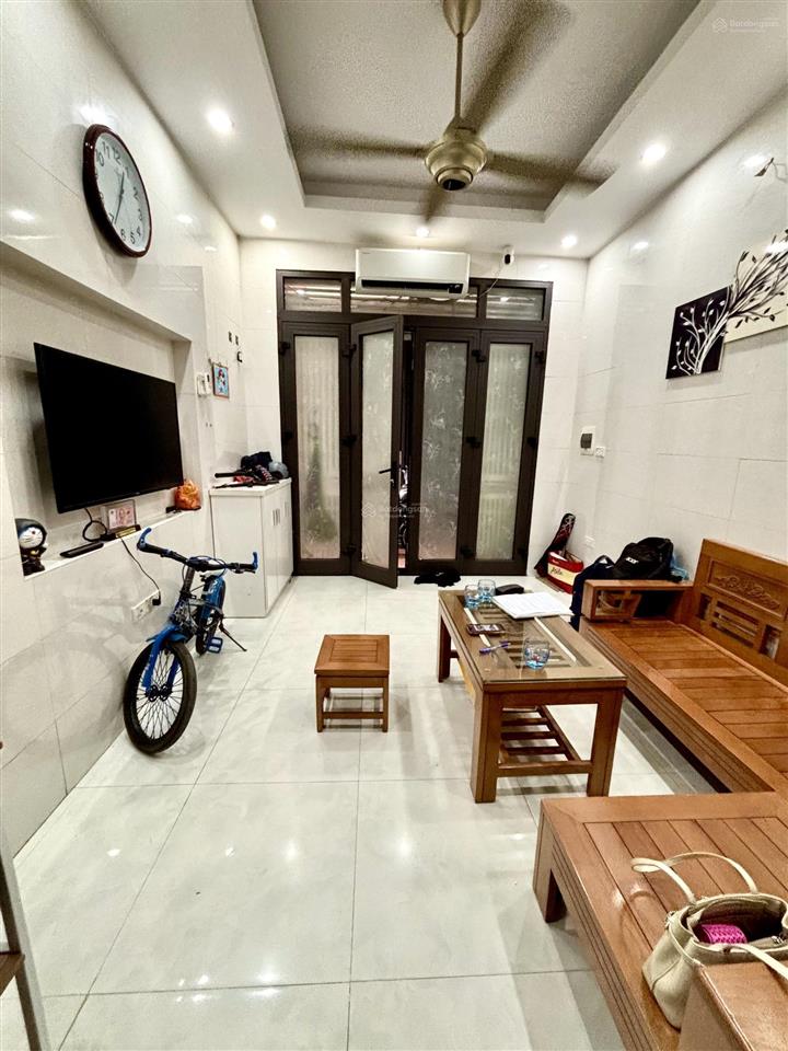Hiếm có khó tìm  nhà đẹp lĩnh nam 4 tầng22m2 6,25 tỷ ngõ thông  sổ đỏ nở hậu đắc lộc
