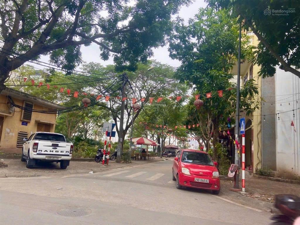 Nhà lô góc tây trà 4 tầng view hồ 40m2  22,6 tỷ  kinh doanh cafe