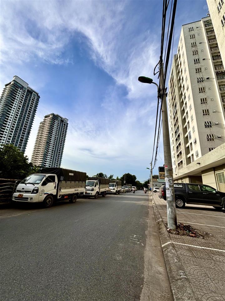 Căn hộ cc c13 tầng trung khuyến lương 66m²  4,15 tỷ  view gamuda thoáng đẹp