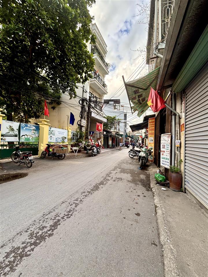 Nhà đẹp lĩnh nam 40m2 4 tầng  7,35 tỷ 20m ra ô tô tránh ở ngay!