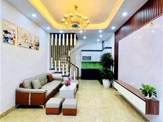 Nhà đẹp lĩnh nam 40m 4 tầng  7,35 tỷ 20m ra ô tô tránh ở ngay!