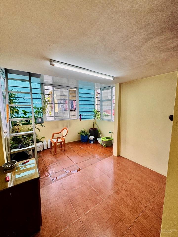 Nhà 5 tầng gần hồ yên duyên 24m²  3,3 tỷ  mặt ngõ ba gác