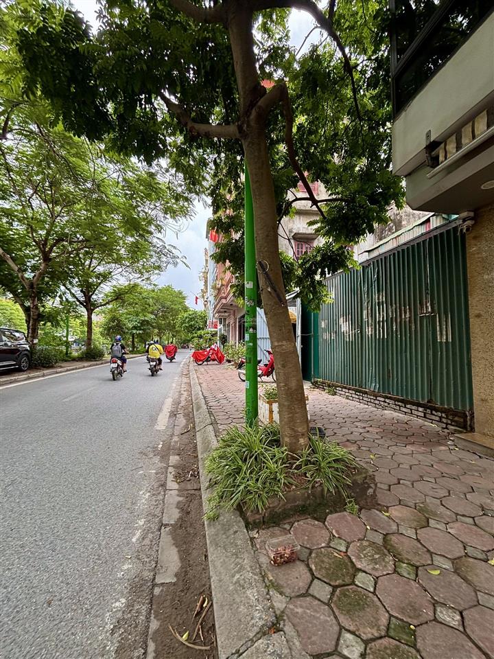 Mảnh đất vàng mặt phố bờ sông sét 275m2 mặt tiền 9.5m, 72 tỷ, tiềm năng khai thác đỉnh cao