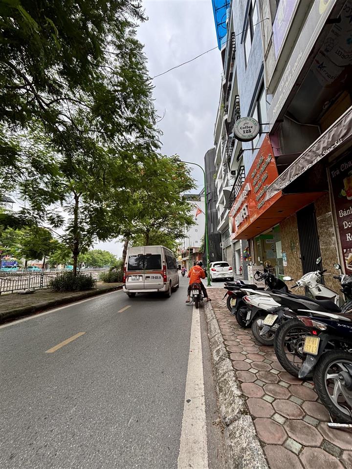 Mảnh đất vàng mặt phố bờ sông sét 275m2 mặt tiền 9.5m, 72 tỷ, tiềm năng khai thác đỉnh cao
