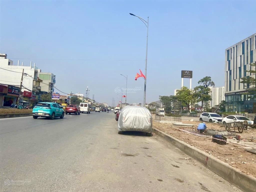 Nhà đẹp tam trinh 5 tầng 33,4m27,1 tỷvài bước ra ô tô tránh