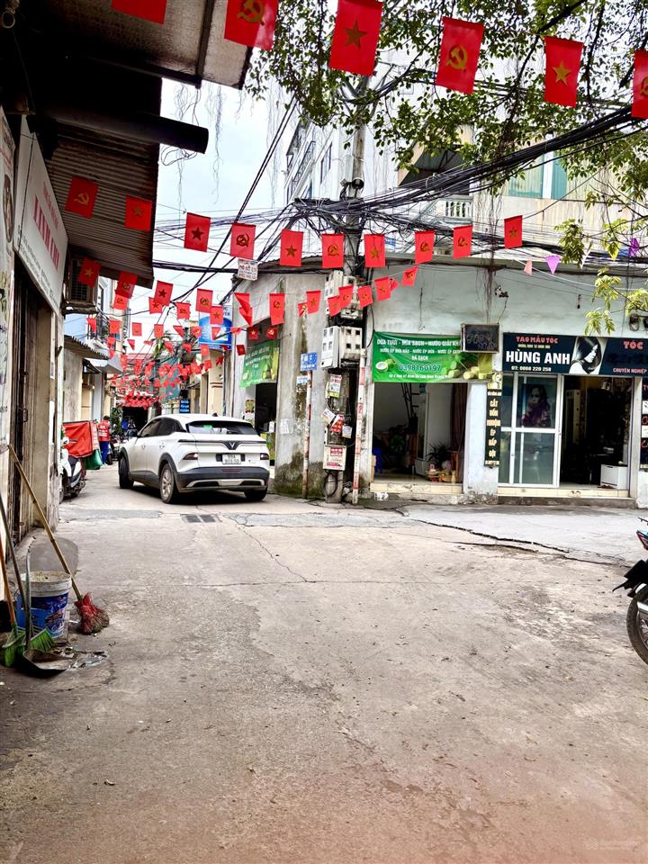 Nhà cấp bốn nam dư 60m2  ô tô tránh  mặt tiền 11m