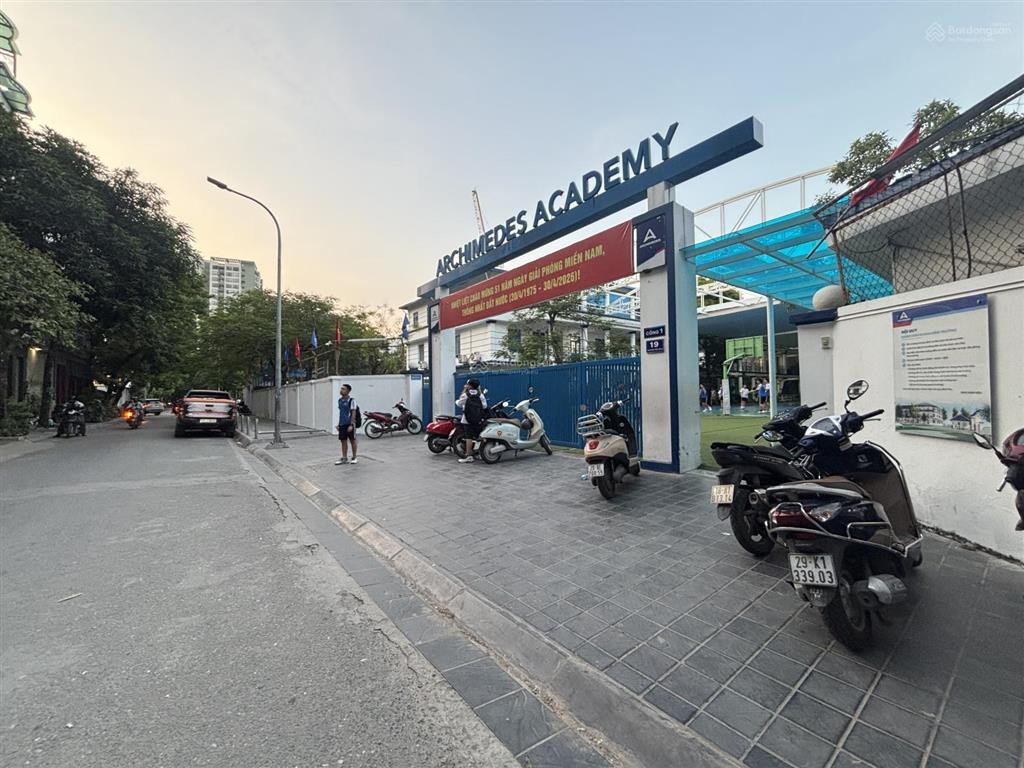 Phân lô trần quốc hoàn 5 tầng  cầu giấy  40m2  18,6 tỷ  ôtô chạy vòng quanh dòng tiền 200tr/năm