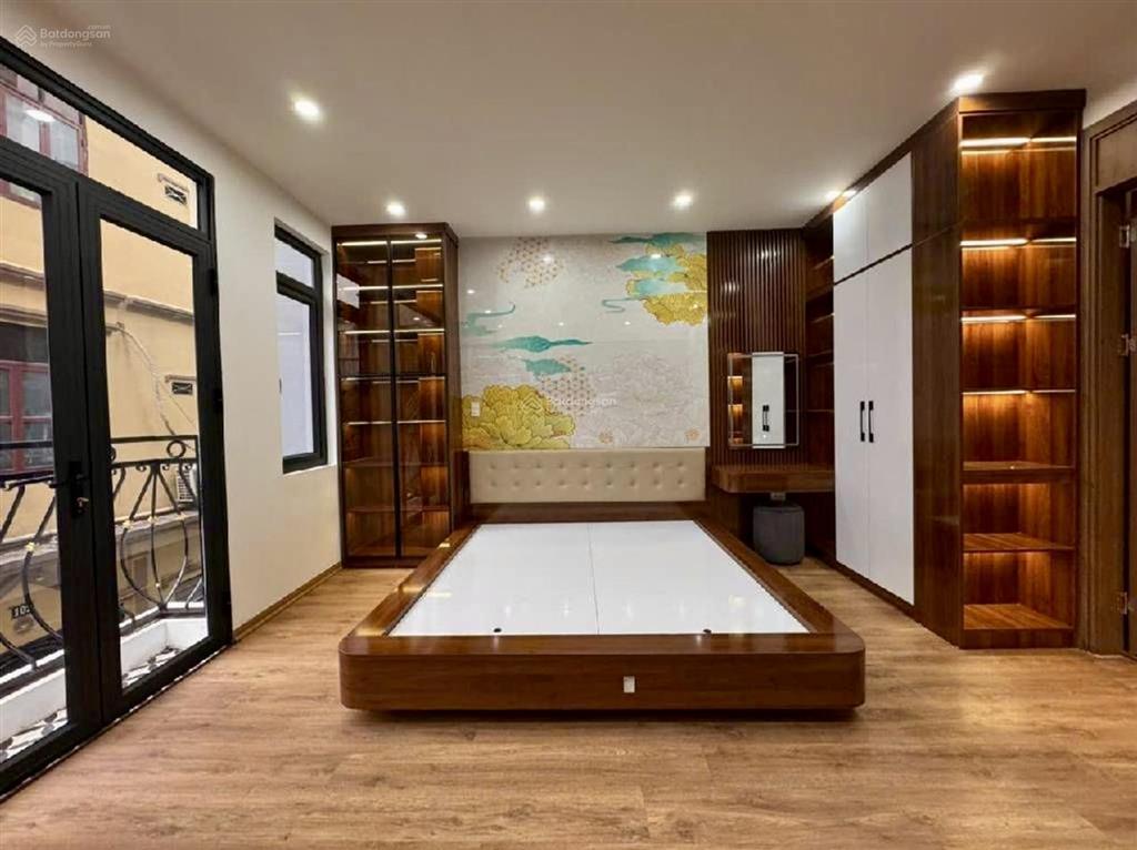 Nhà mới coong khuyến lương 45m2 5 tầng thang máy ô tô vào nhà  12,4 tỷ