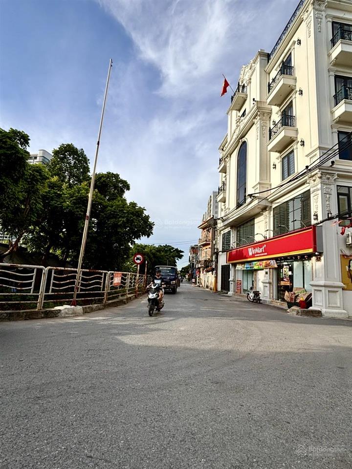 Nhà mới coong khuyến lương 45m2 5 tầng thang máy ô tô vào nhà  12,4 tỷ