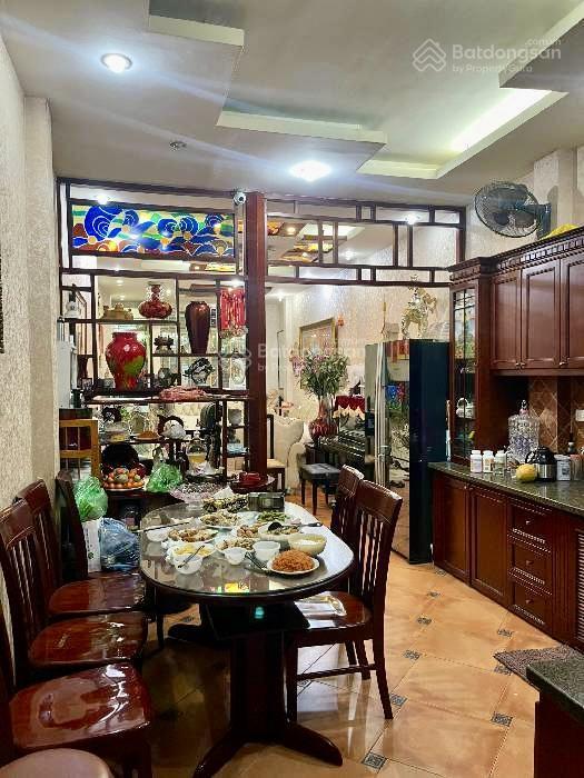 Mặt phố vĩnh hưng 5 tầng  75m2  18 tỷ  vỉa hè rộng  ô tô dừng đỗ