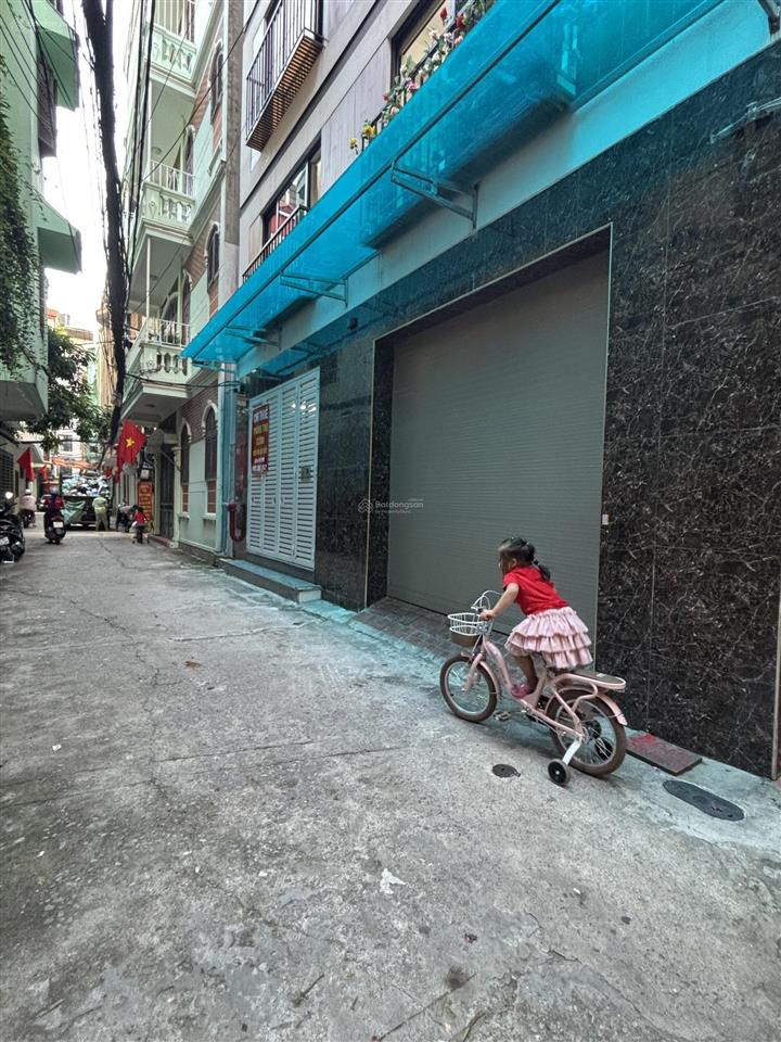 Cho thuê nhà phân lô 3 tầng tân mai 45m2  10tr/tháng  mặt ngõ ô tô tránh  kinh doanh tốt