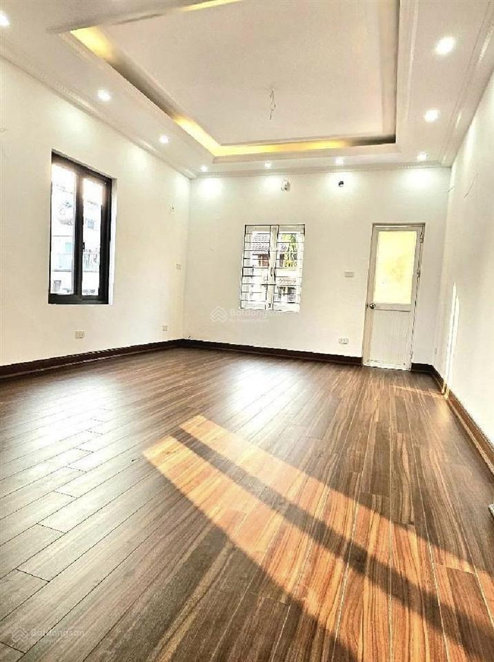Nhà đẹp 5 tầng yên mỹ 40m26,3 tỷô tô vào nhàngõ thông