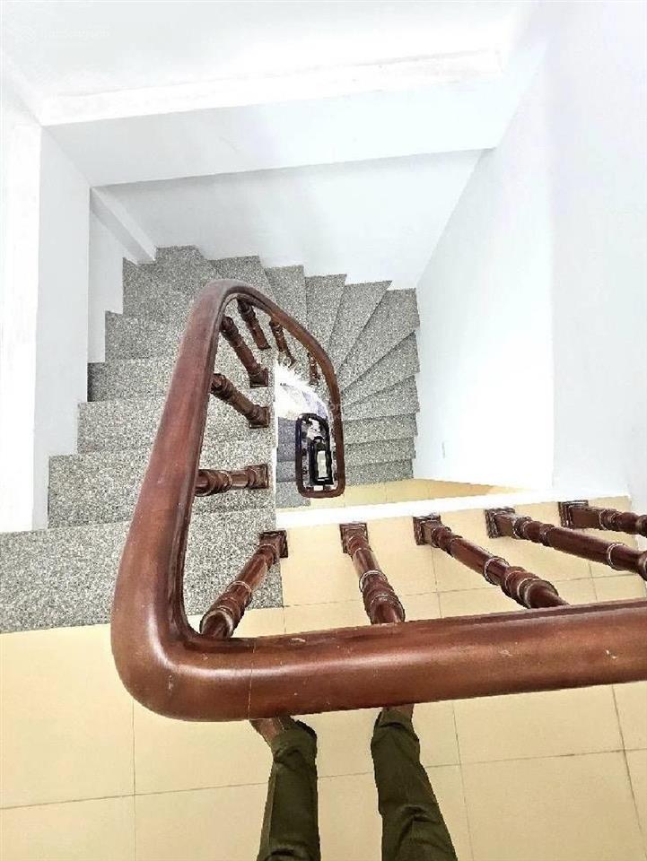 Nhà đẹp 5 tầng yên mỹ 40m26,3 tỷô tô vào nhàngõ thông