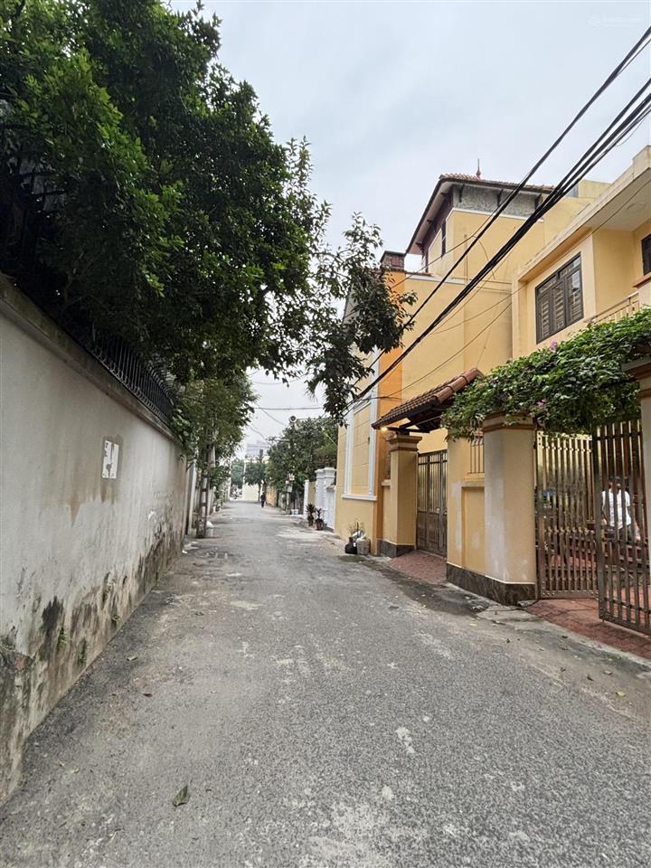 Nhà đẹp 5 tầng yên mỹ 40m26,3 tỷô tô vào nhàngõ thông