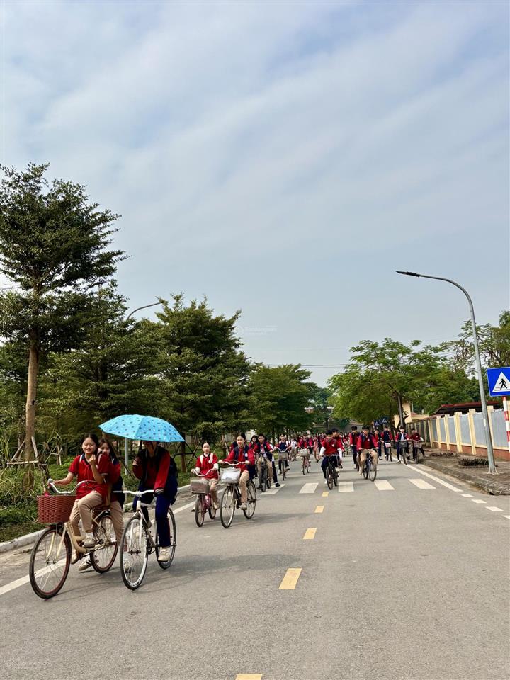 Nhà 3 tầng view hồ yên mỹ, thanh trì 65m211,1 tỷ vỉa hè ô tô tránh