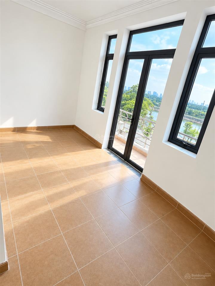 Nhà 3 tầng view hồ yên mỹ, thanh trì 65m211,1 tỷ vỉa hè ô tô tránh