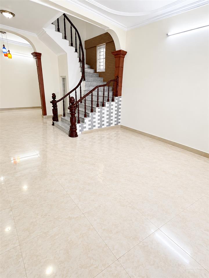 Nhà 3 tầng view hồ yên mỹ, thanh trì 65m211,1 tỷ vỉa hè ô tô tránh