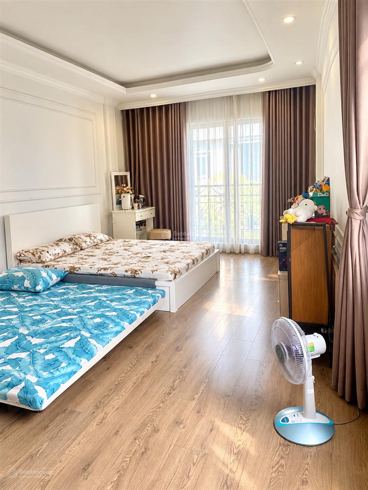 Nhà tôn đức thắng 50m2 mới coong lô góc8 tầng thang máy ô tô tránh ngõ thông full nội thất