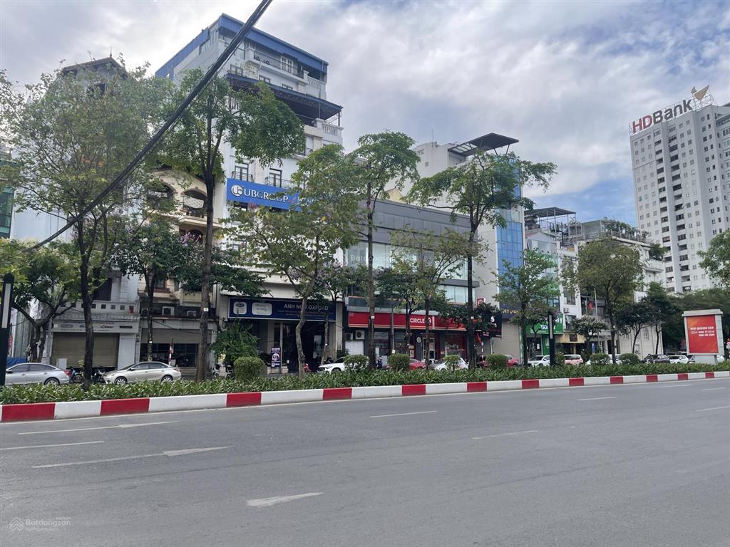 Chính chủ bán nhà đẹp mặt ngõ văn cao  ba đình 75mx 5t giá 21 tỷ lô góc, gần phố