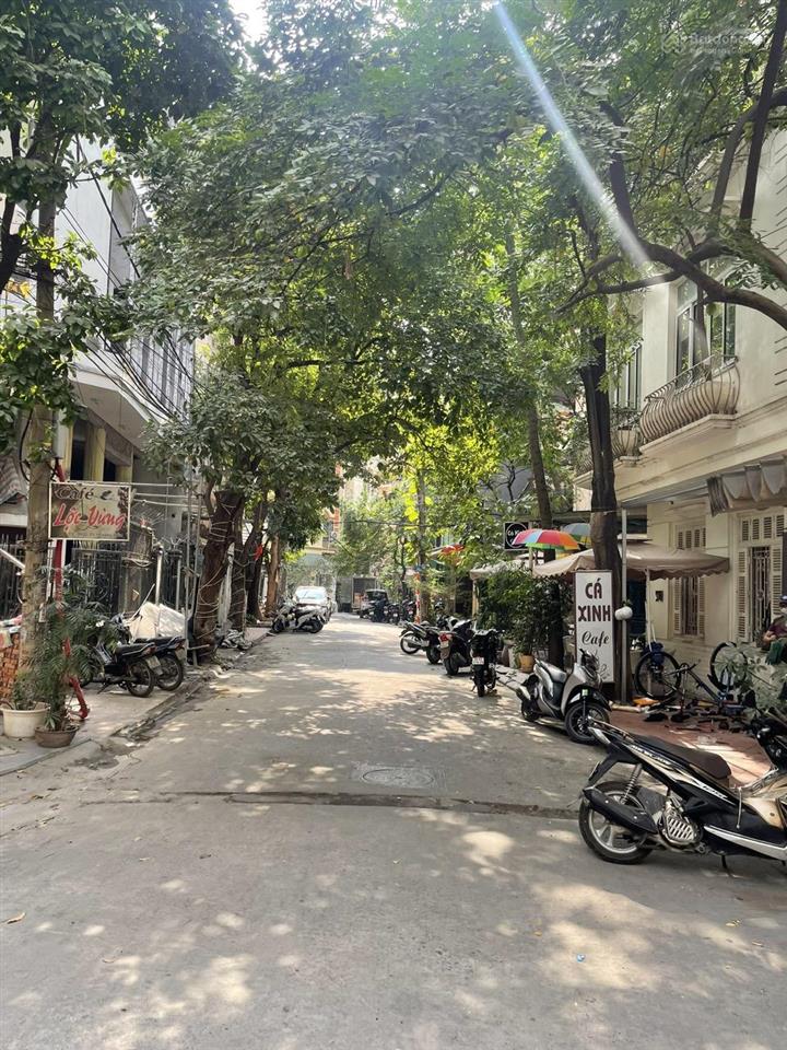 Cho thuê nhà ngõ 61 hoàng cầu 64m x 5t giá 20tr/th vỉa hè ô tô tránh kinh doanh