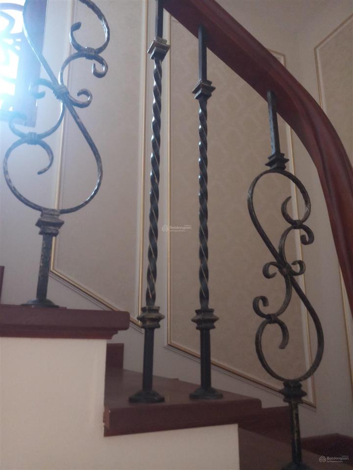 Chính chủ bán gấp nhà mặt phố hoàng cầu 125m x 7t giá 102 tỷ lô góc, vỉa hè, kinh doanh