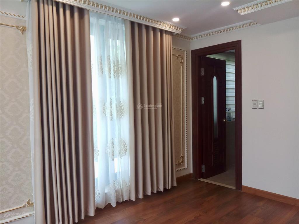 Chính chủ bán gấp nhà mặt phố hoàng cầu 125m x 7t giá 102 tỷ lô góc, vỉa hè, kinh doanh