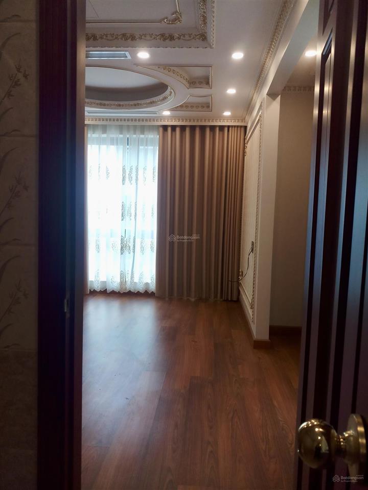 Chính chủ bán gấp nhà mặt phố hoàng cầu 125m x 7t giá 102 tỷ lô góc, vỉa hè, kinh doanh