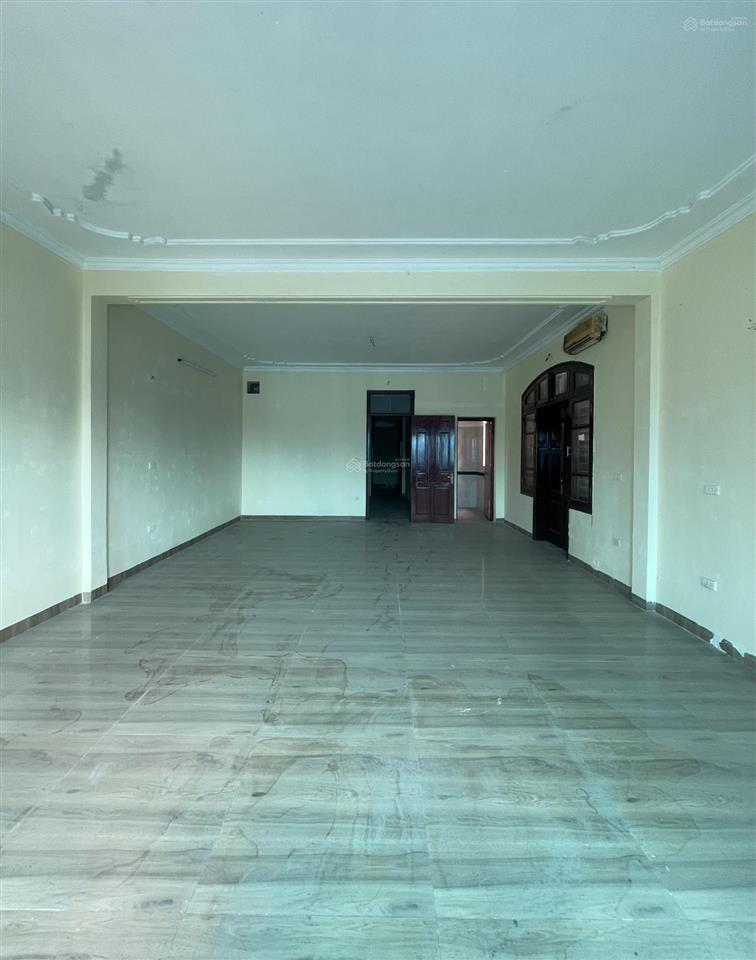 Chính chủ bán nhà mặt phố đông các  ô chợ dừa  hoàng cầu 75m2 x 4 tầng giá chỉ 28 tỷ