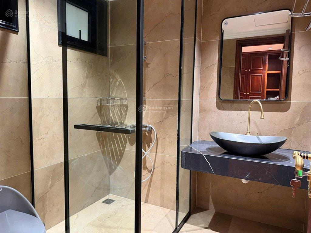 Chính chủ bán nhà ngõ 121 chùa láng 60m x 5 tầng mt 5m giá 18 tỷ phân lô ô tô tránh