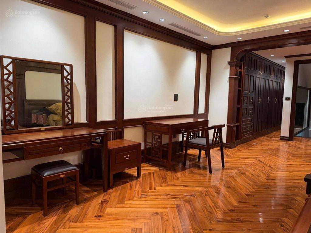 Chính chủ bán nhà ngõ 121 chùa láng 60m x 5 tầng mt 5m giá 18 tỷ phân lô ô tô tránh