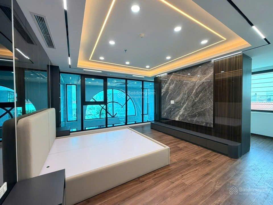 Chính chủ bán gấp nhà đàm quang trung  long biên 80m x 7 tầng thang máy, gara giá chỉ 27 tỷ