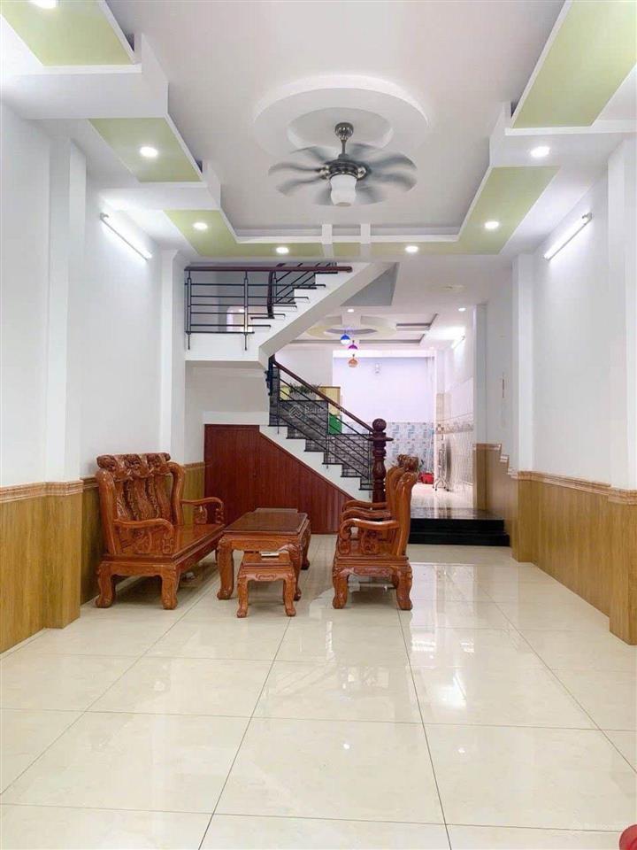 Khu víp, ngay sân gof tân sơn và chợ phạm văn bạch, 4 tầng, hẻm xe tải tránh, 80n2, giá chỉ 8.x tỷ