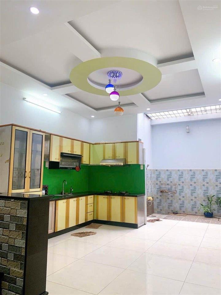 Khu víp, ngay sân gof tân sơn và chợ phạm văn bạch, 4 tầng, hẻm xe tải tránh, 80n2, giá chỉ 8.x tỷ