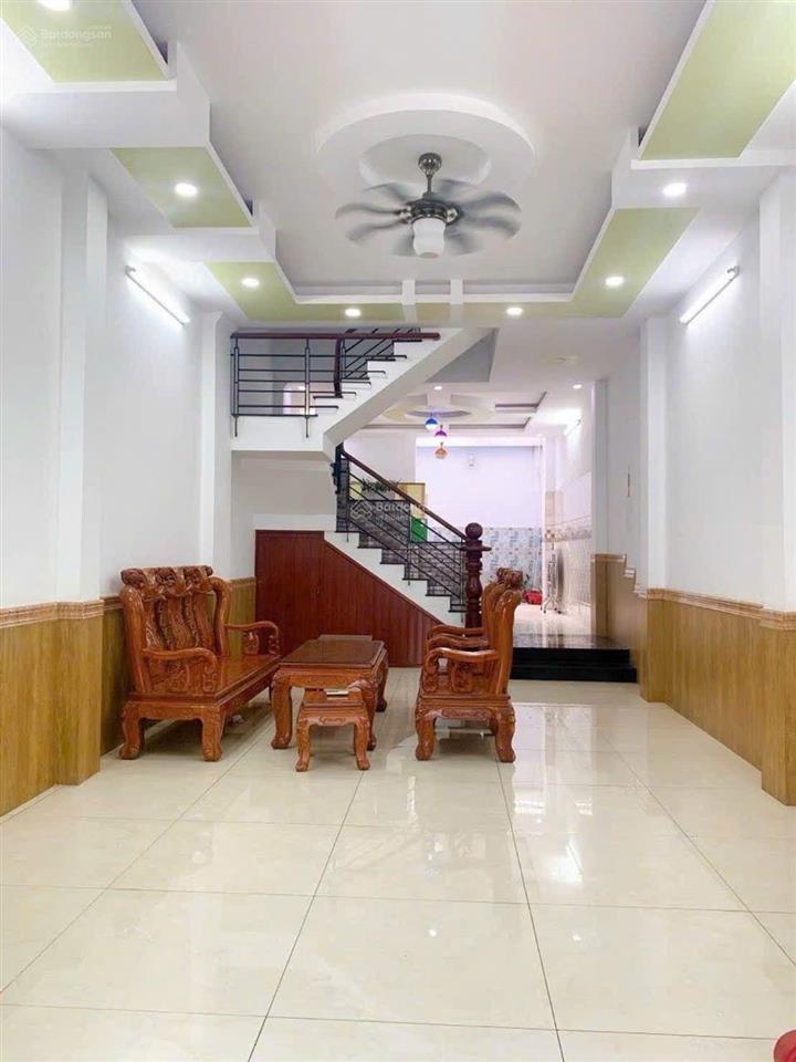 Bán gấp 4 tầng, hẻm 6m thông, 80m2, 4pn, chỉ 8.x tỷ, ngay sân gof tân sơn, phạm văn bạch, sân bay