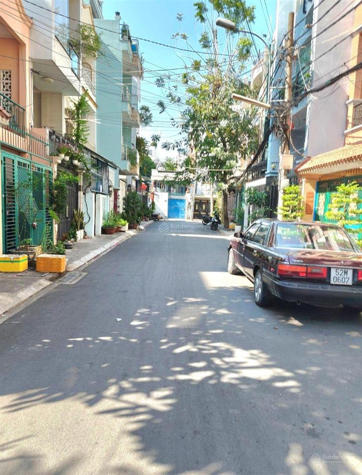 Bán gấp 4 tầng, hẻm 6m thông, 80m2, 4pn, chỉ 8.x tỷ, ngay sân gof tân sơn, phạm văn bạch, sân bay