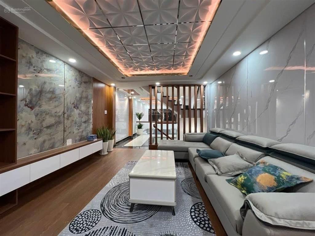 Nhà 5 tầng, hxh, 4.5x17m, full nội thất, giá chỉ 7.x tỷ, cộng hòa, tân bình, gần sân bay tsn